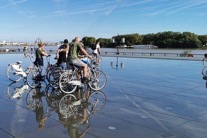 Bordeaux tourist excursion by bike "Burdigala over time"