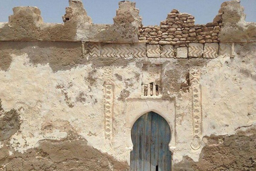 Walk to the cascade and marabout of Sidi Mbark & for a tea to Kaouki.