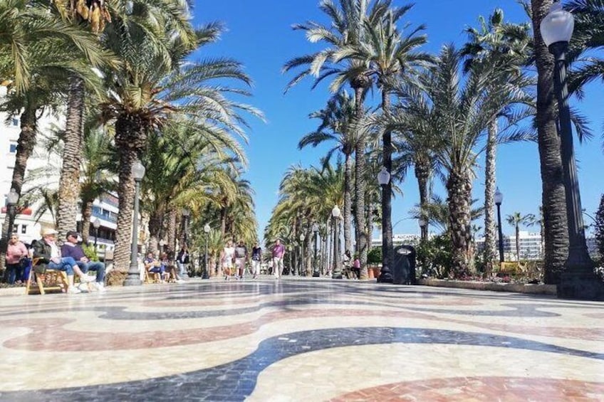 3 days in Alicante: transfer in, walking tour, tapas and wine tasting