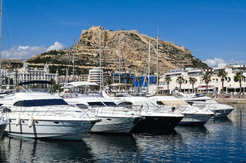 3 days in Alicante: transfer in, walking tour, tapas and wine tasting