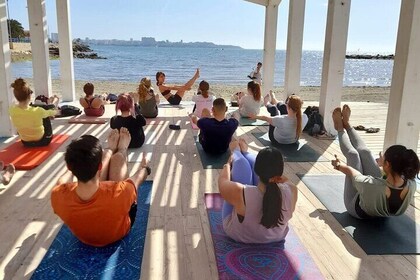 Beach yoga, local culture & brunch in Alicante