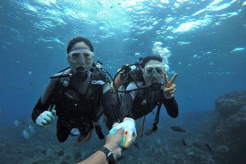 Blue cave experience diving! 【Okinawa Prefecture】 Feeding & photo images free! English, Chinese, Korean guide available! 1 group with a dedicated instructor ☆