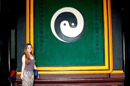 Half Day City Walk to Experience Chinese Taoism and Tibetan Culture