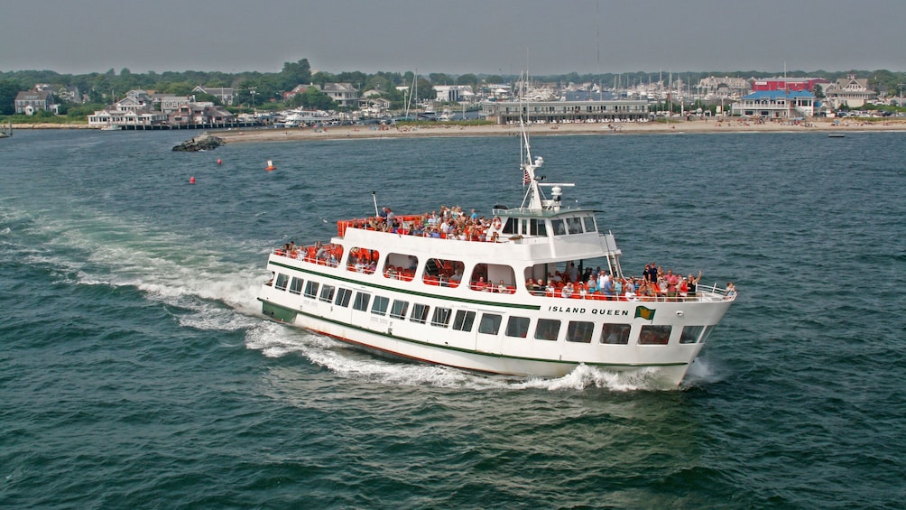 Boat on tour in Martha's Vineyard