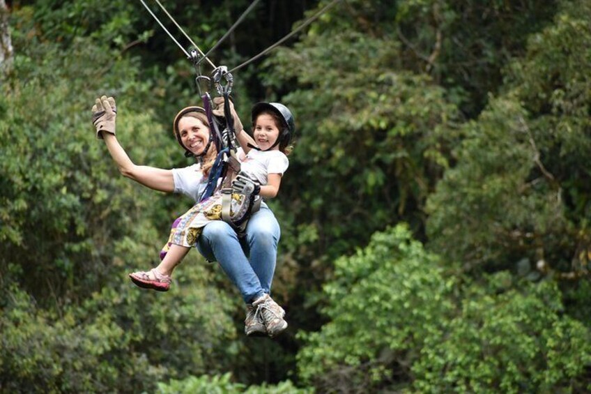 Come and enjoy with your family, friends or as a couple at Mindo Ziplines Tours