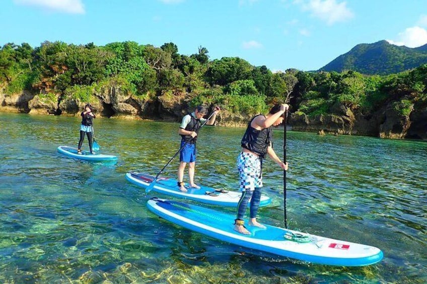 Stand Up Paddling and Canoe Tour at Kabira Bay in Ishigaki