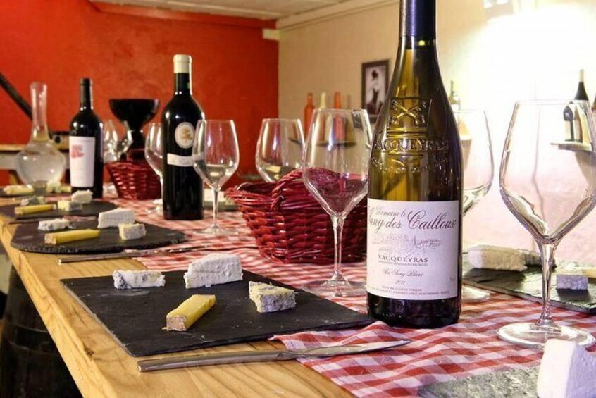 Wines and Cheeses: Learning to combine perfectly