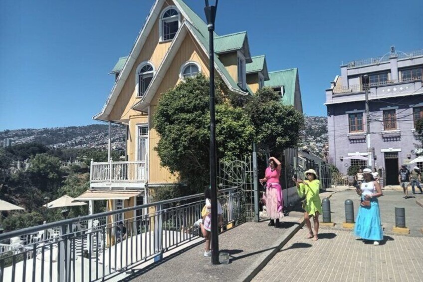 Private Tour Valparaiso and Viña del Mar wine shop in white house