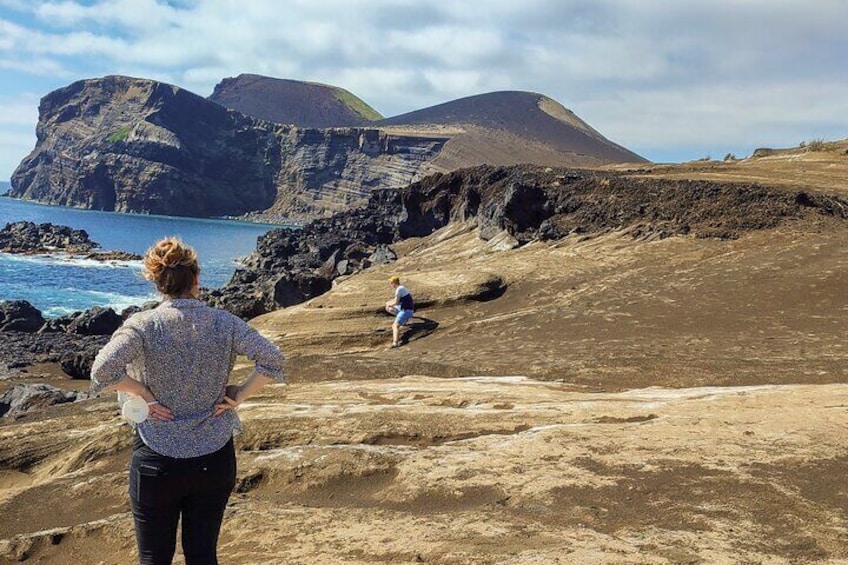 Observation of the Capelinhos Volcano from Porto do Comprido.