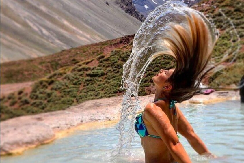 Cajon del Maipo and Termas natural de Colina