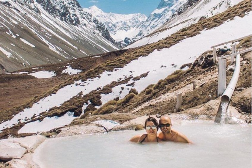 Cajon del Maipo and Termas natural de Colina