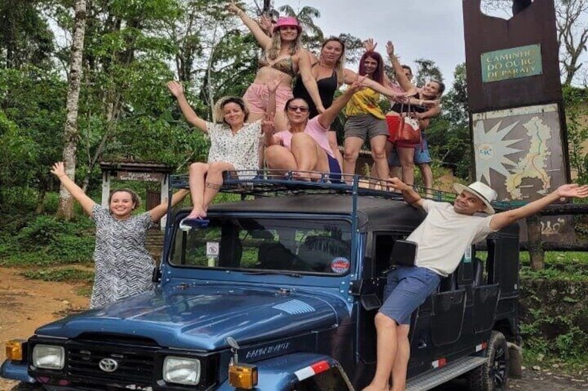 gold path 4x4 safari jeep