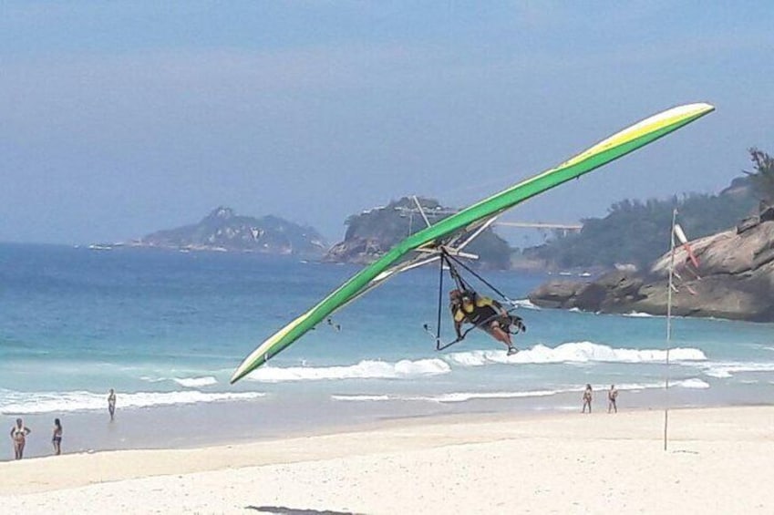 Approach for landing on the beach of São Conrado
