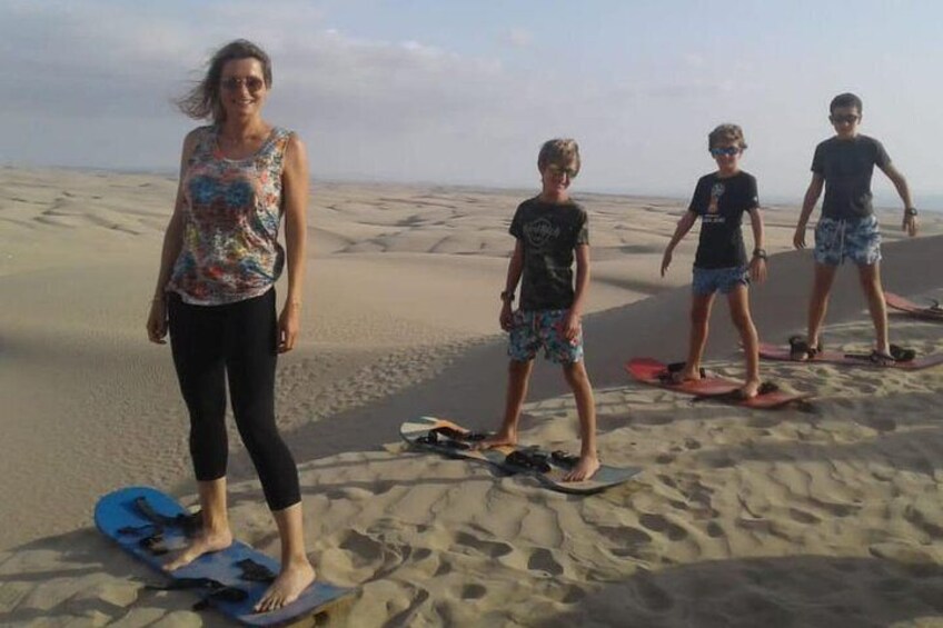 Sandboarding in Dessert of Paracas 