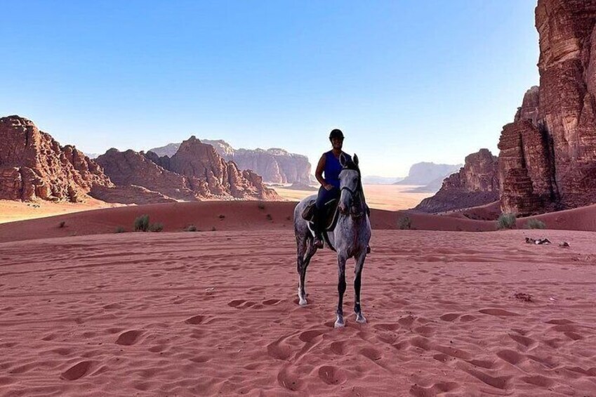 horse riding 2 hours tour in Wadi Rum