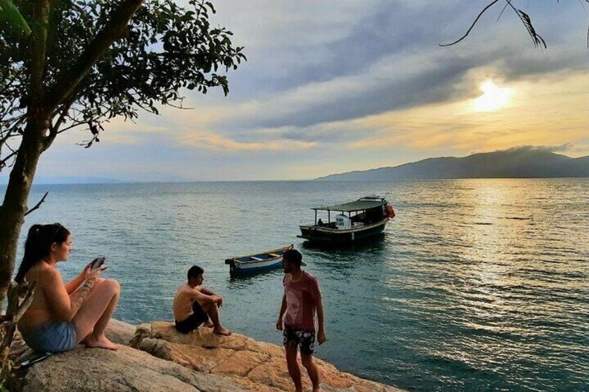 Sunset in Bombinhas with Sea Lions by Zimbros Ecotour