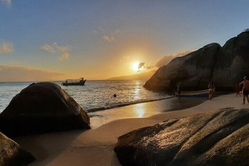 Sunset in Bombinhas with Sea Lions by Zimbros Ecotour