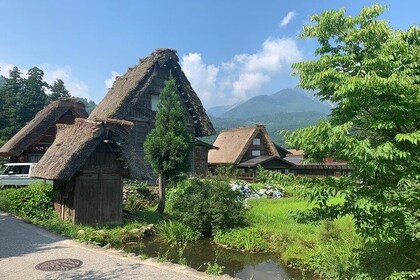 Shirakawa-go Half day tour (UNESCO World Heritage near Takayama)