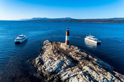 Canoero Catamarans - Canal Beagle Tour, Sea Lions and Les Eclaireurs Lighth...