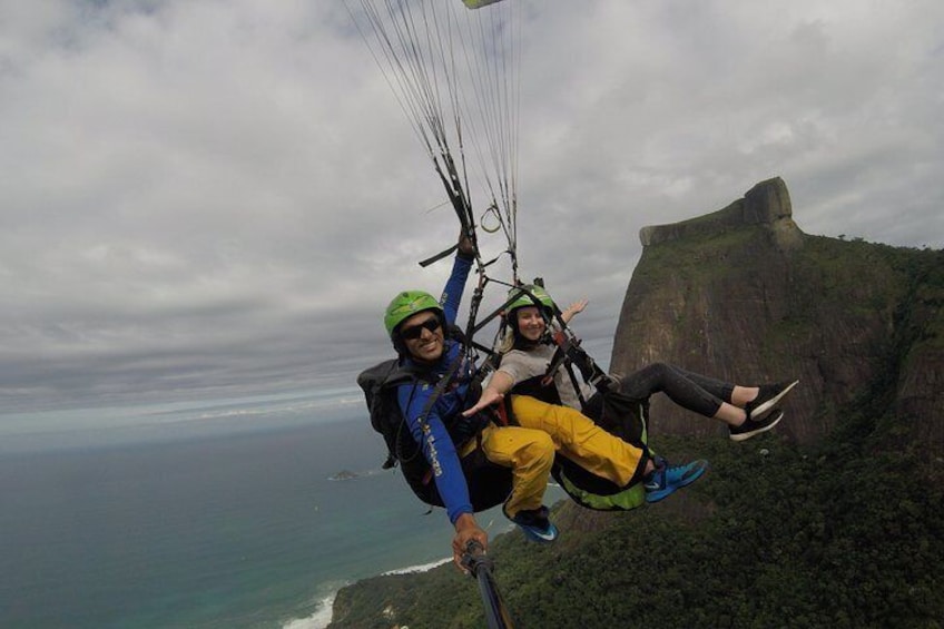 Beautiful Gávea Rock - Paragliding