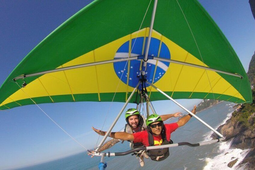 Why walk if we can fly? Hang Gliding with Beto Rotor