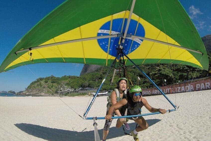 Landing safely on São Conrado beach