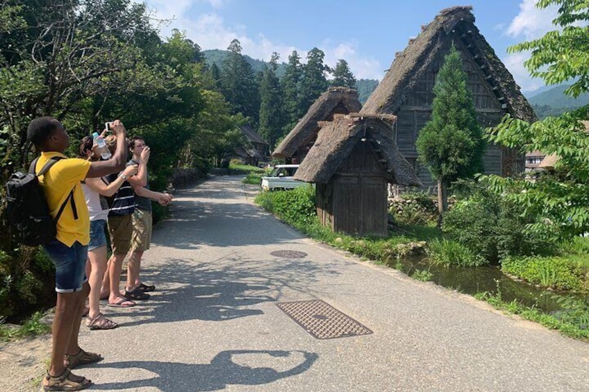 Shirakawago(UNESCO world heritage)/ Onsen / Hiking Waterfall / 1day Private Tour