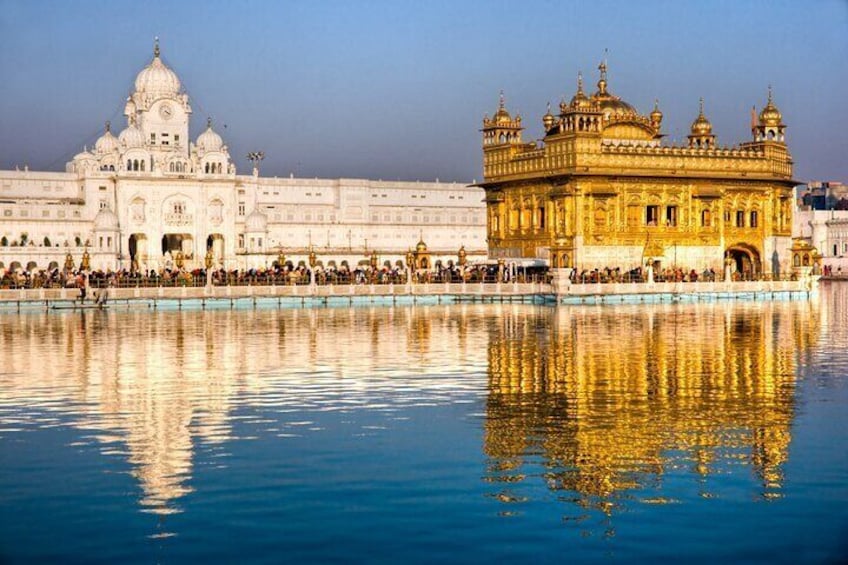 Guided Golden Temple and Jalliawala Bagh with Punjabi Breakfast