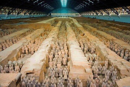 All-inclusive Private 2-Day Tour of Xi'an Highlights from Qingdao with Hote...