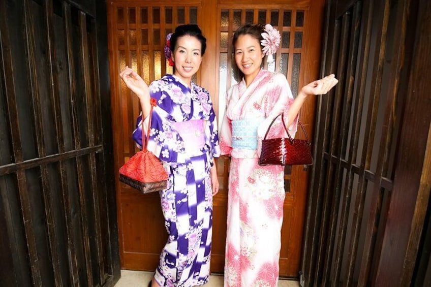 Japanese traditional costume “Yukata” photography course “Hairset & Point Makeup & Dressing & Photography”