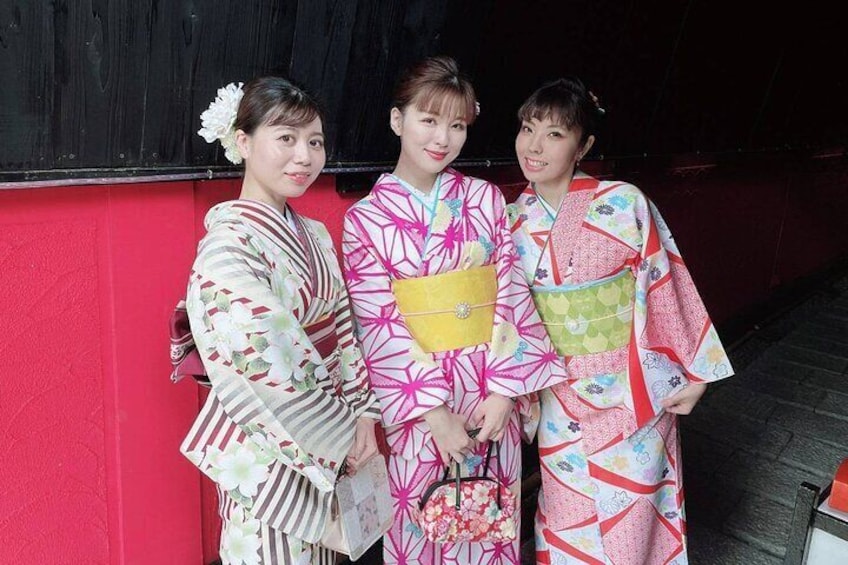 Walking around the town with kimono You can choose your favorite kimono from [Okinawa traditional costume "Kimono" / Kimono / Yukata] "Hair set & point makeup & dressing & rental fee" all 