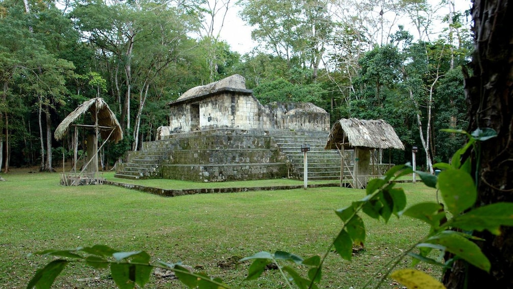 Ruins of a temple in Ceibal
