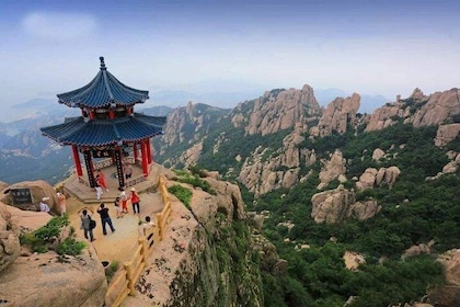 Qingdao Private Tour: City Highlights and Laoshan Mountain with Lunch+Cable...