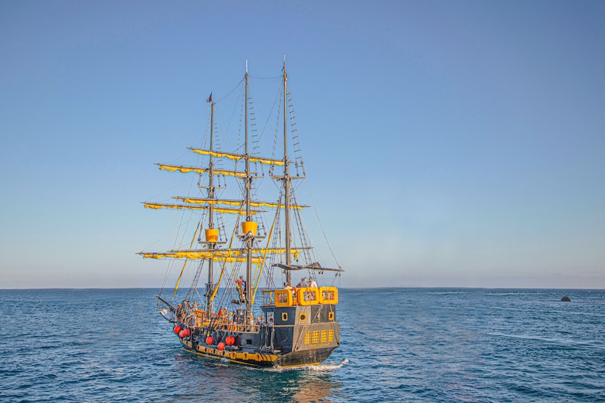 YoHo Sunset Dinner Cruise aboard Cabo Legend