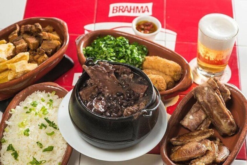 And it is in Saara Carioca that you will find the true Brazilian dish ... A complete feijoada with everything you are entitled to.