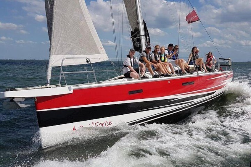 Experience a unique sailing trip on the Oosterschelde on our sporty sailing yacht.