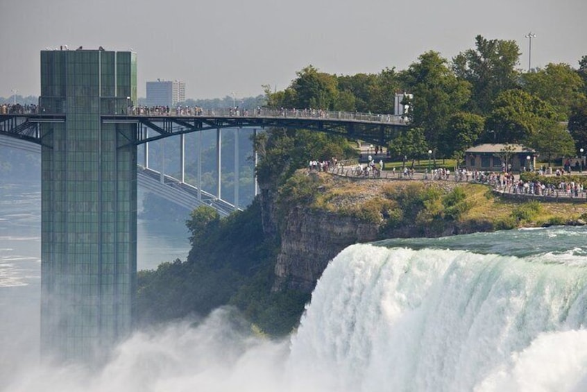 Niagara Falls Evening Lights Tour With Dinner