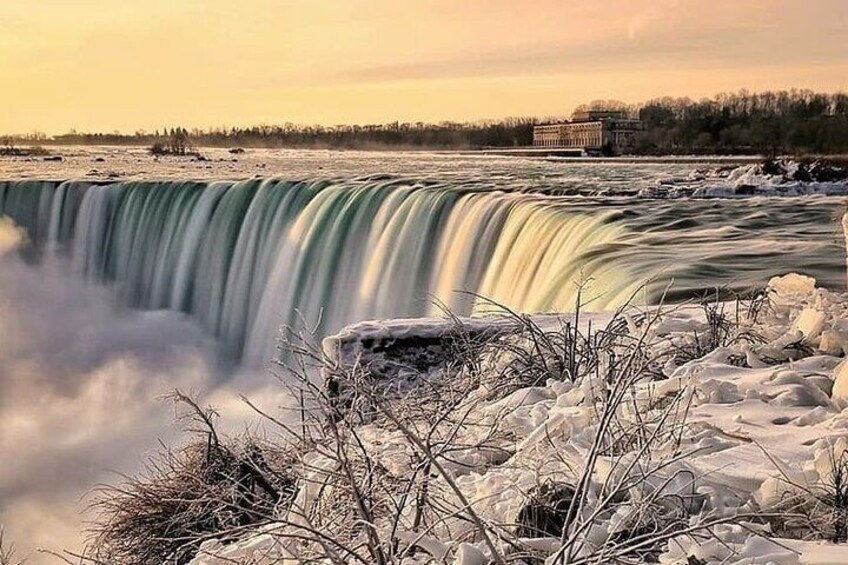 Niagara Falls Evening Lights Tour With Dinner