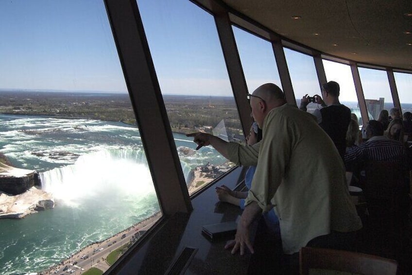 Private Niagara Falls Tour plus Helicopter Ride and Skylon Tower Lunch