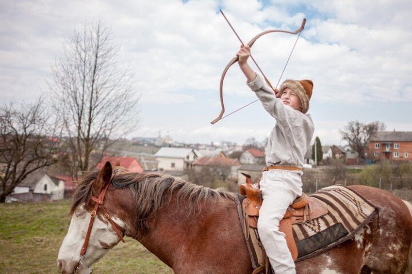 Two hours of horse riding tour from the stable in Zubra to Zhyrivka and back