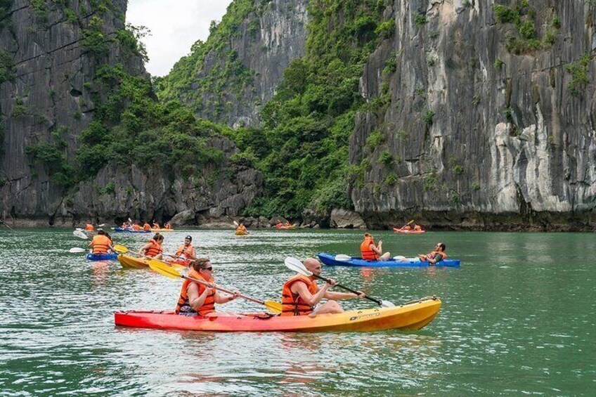 Kayak - Ha Long bay