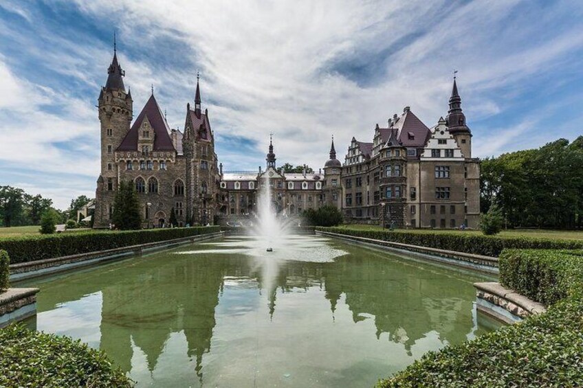 Wroclaw: Castle in Moszna Private Guided Tour
