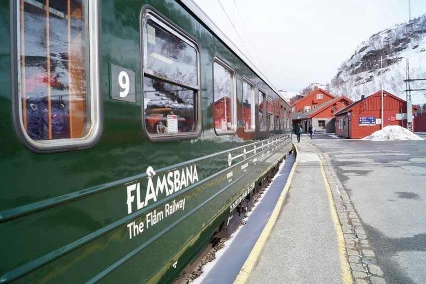 Guided day tour to Flåm - incl Premium Nærøyfjord Cruise and Flåm Railway