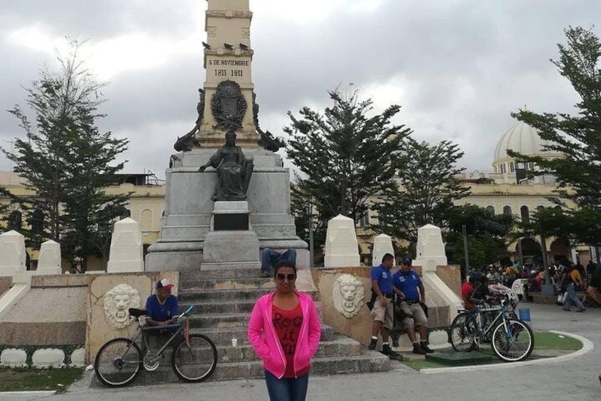 Express tour of the Historic Center of San Salvador