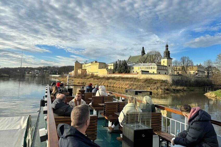 Admire the magnificent churches of Krakow as they stand majestically along the Vistula River's banks. Revel in the architectural grandeur and historical depth of these sacred edifices.