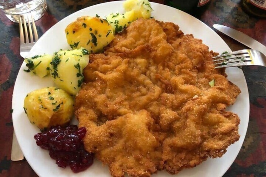 "CRISPY as HELL" Schnitzel