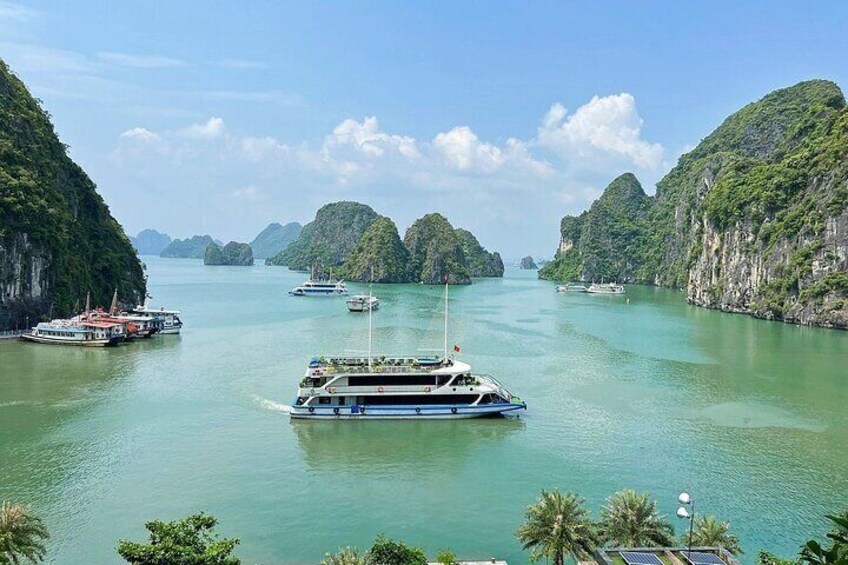 La Casta Cruise - Luxury Day Tour in Halong Bay (Expressway- Limousine)