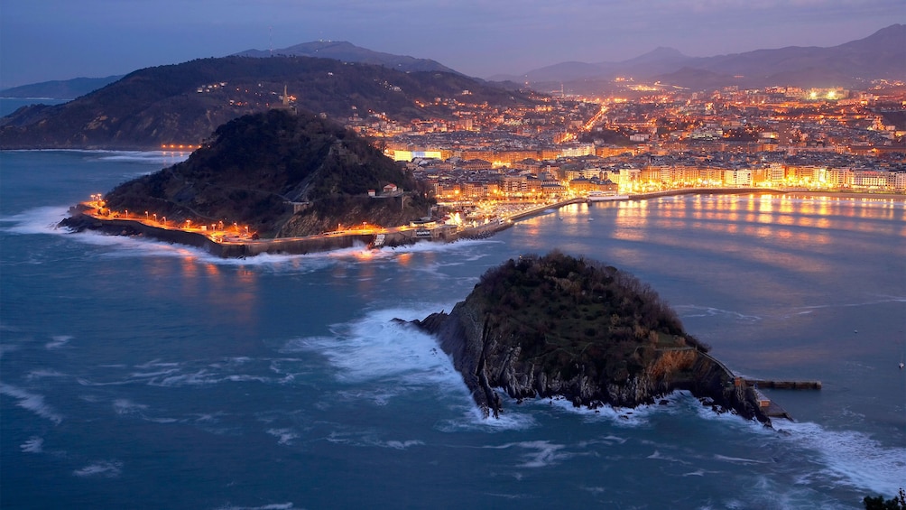 San Sebastián at night
