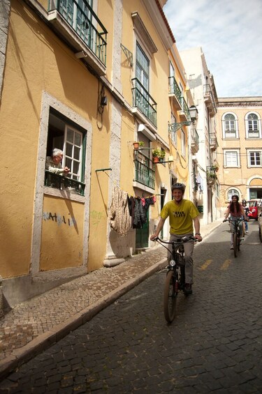 Small-Group Lisbon Bike Tour with Local Food & Drink Tastings