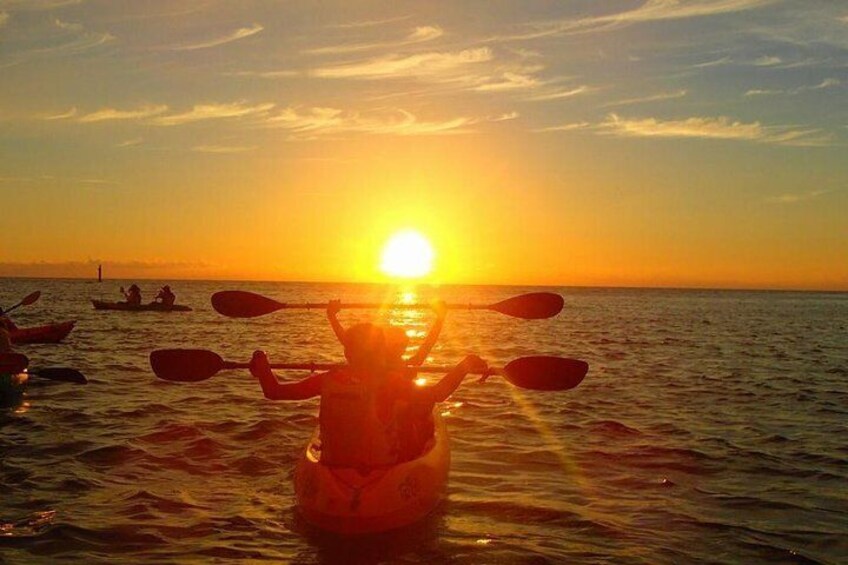 Impressed by the sunset! Sunset kayaking in the open sea! !